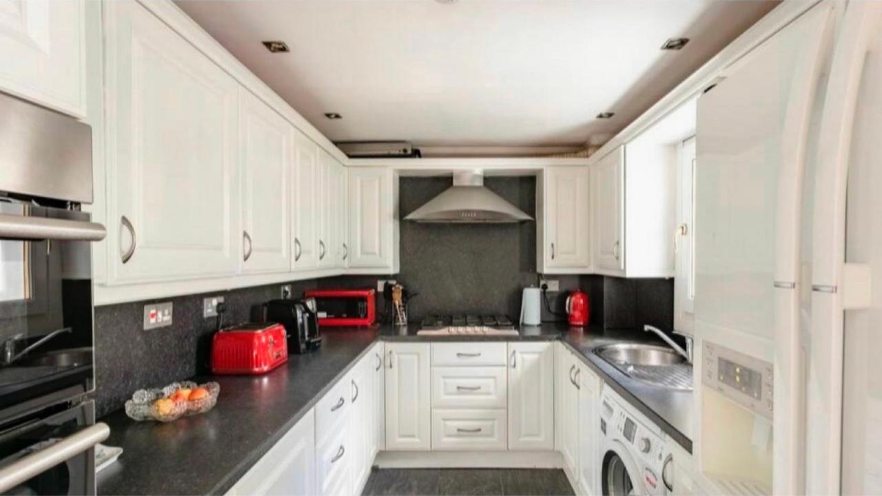 RareOppo Apartments Glasgow Esterno foto