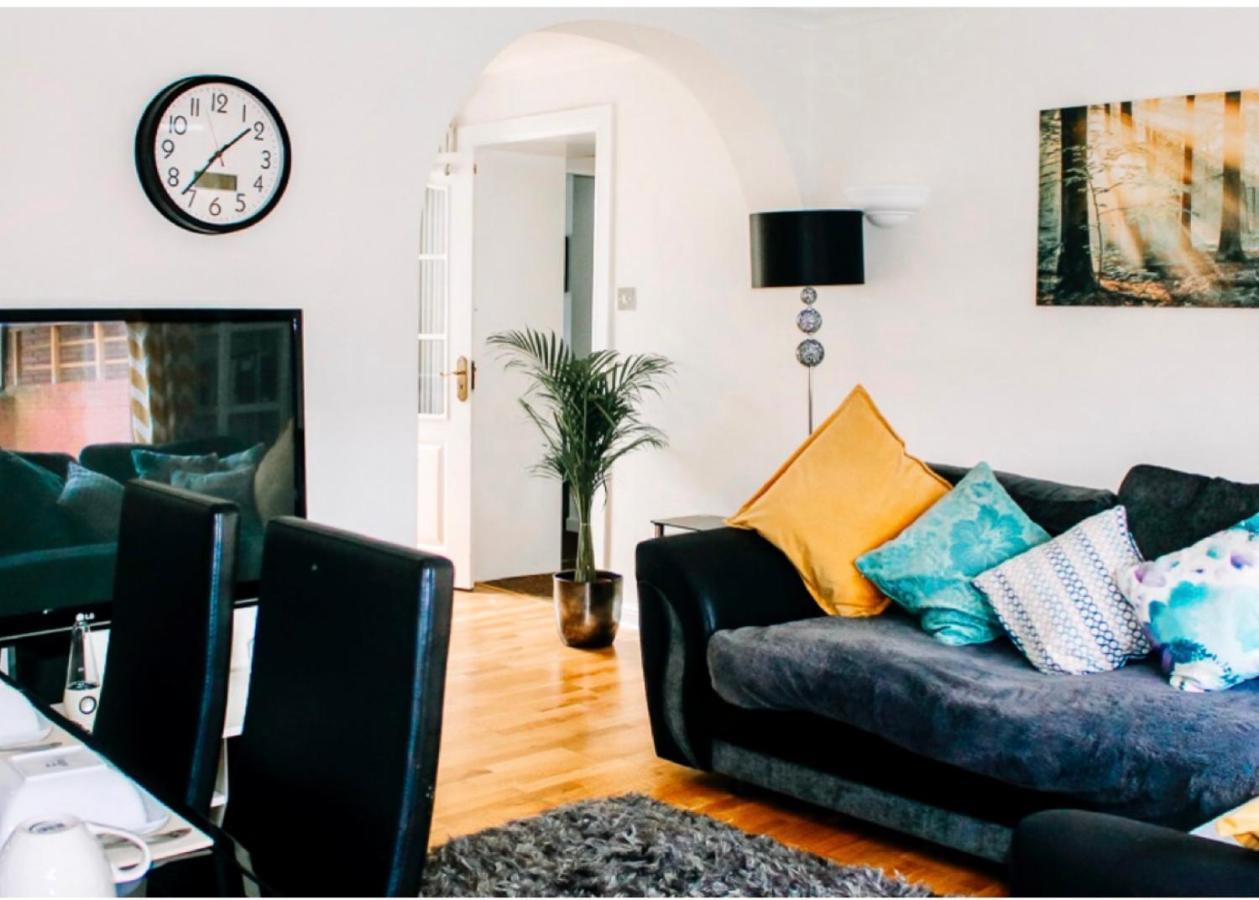 RareOppo Apartments Glasgow Esterno foto